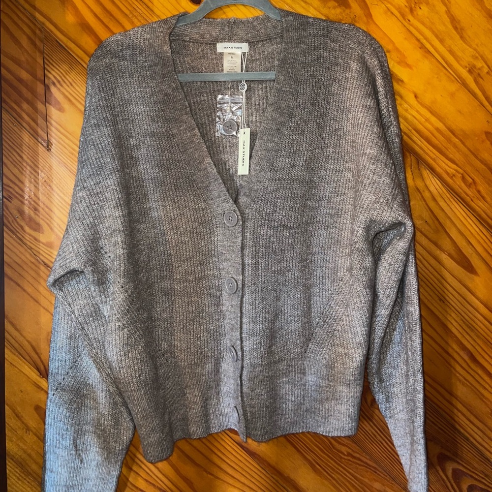 max studio sweater